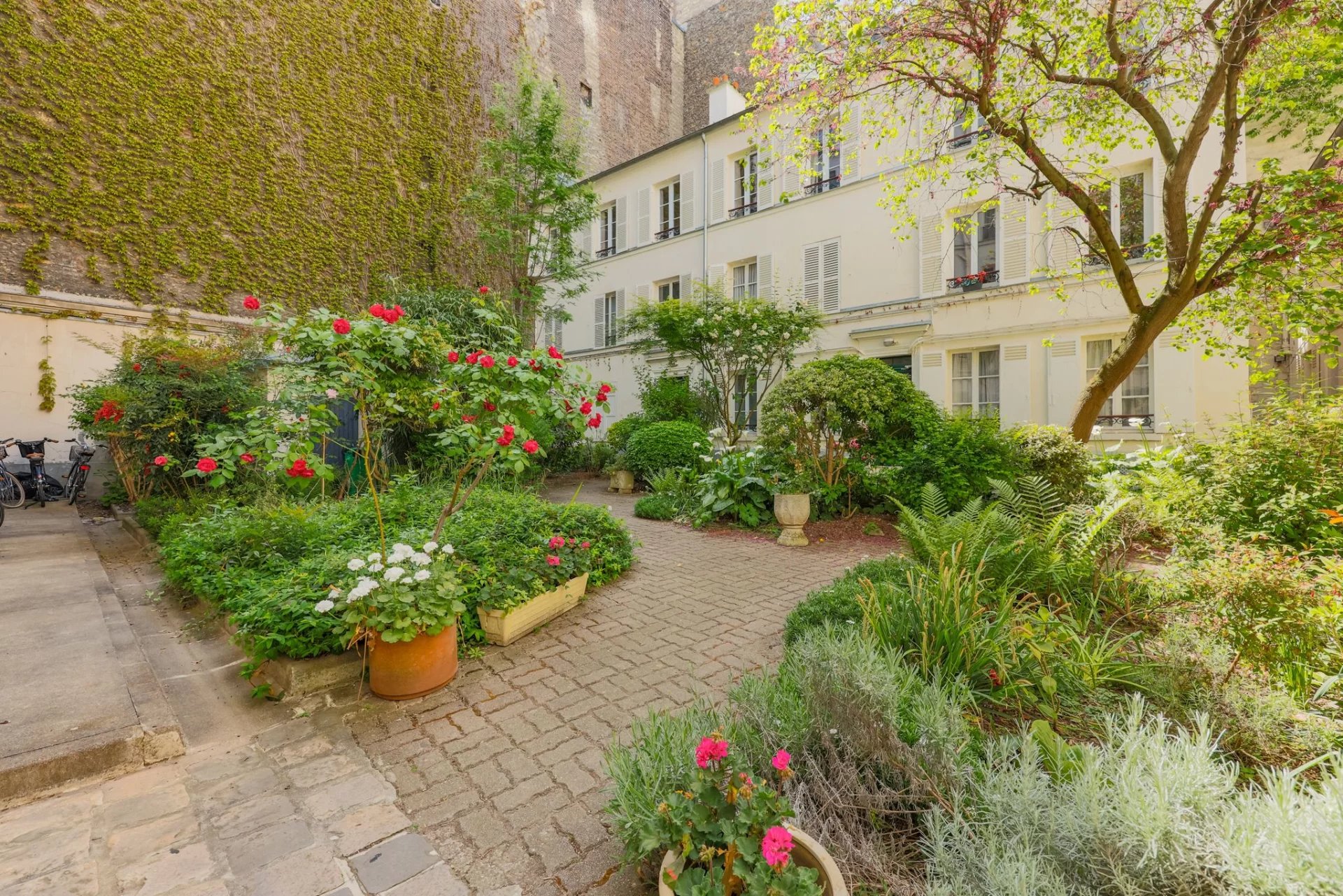 Appartement 5 pièces 71 m² · à Ternes · 71,3 m² · 840 000 €