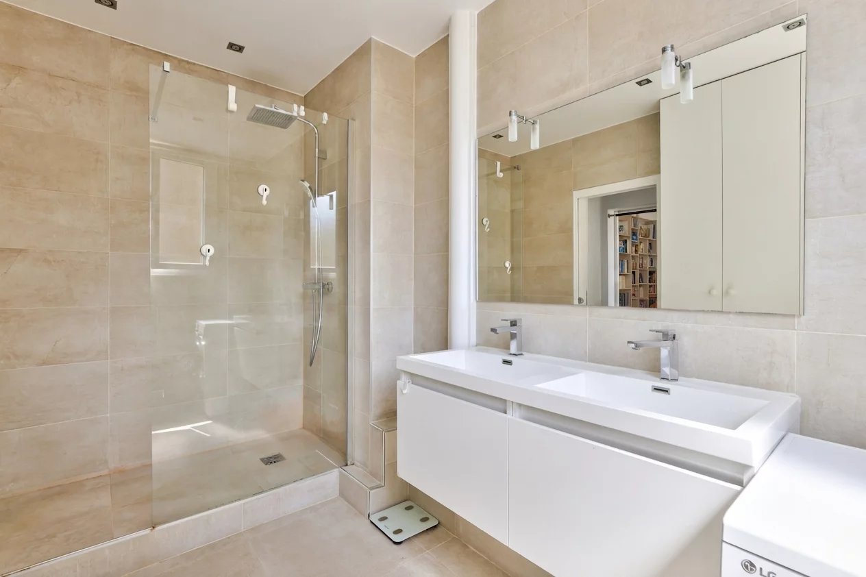 Appartement 4 pièces 84 m² · à Paris · 84,2 m² · 930 000 €