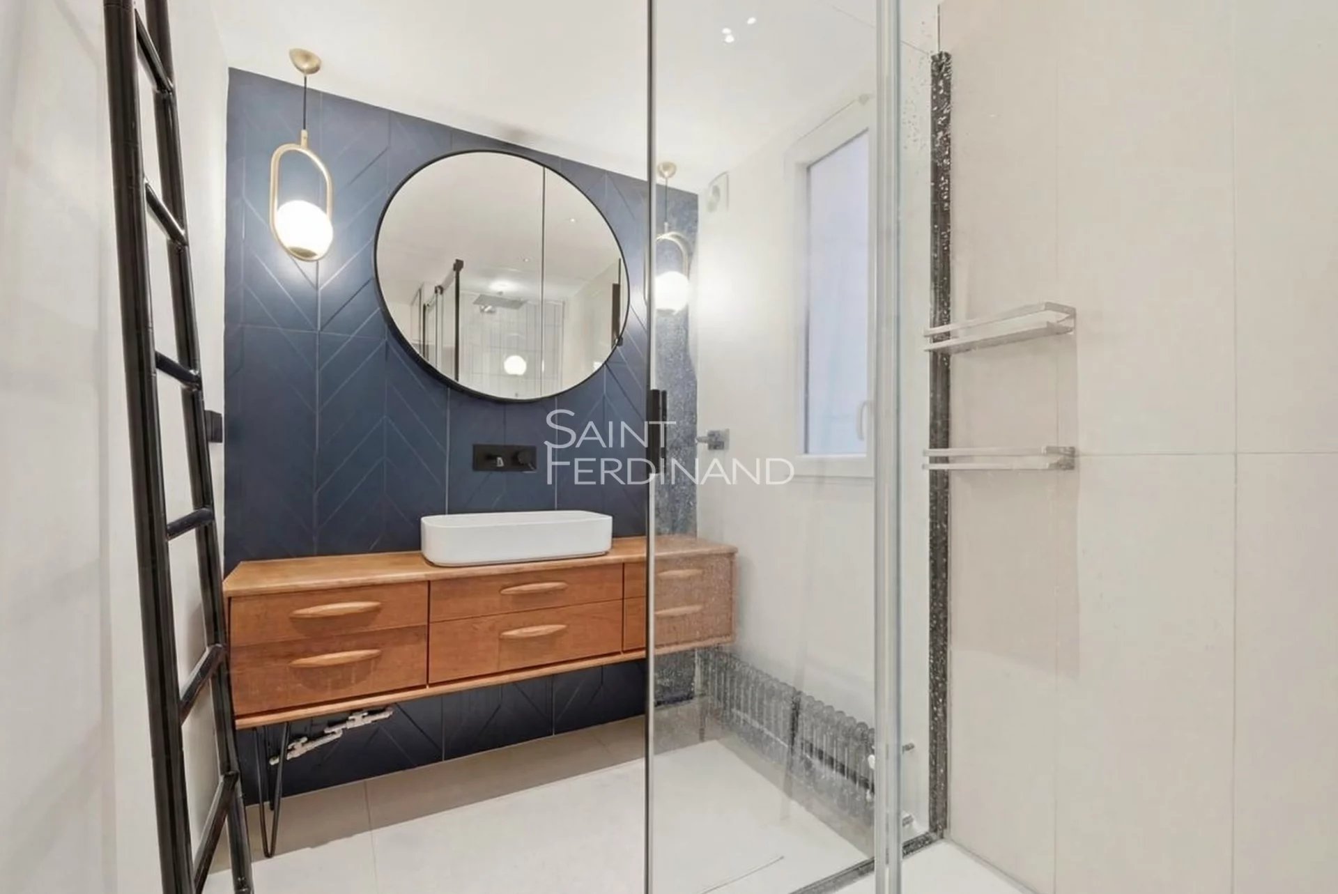 Appartement 5 pièces 121 m² · à Paris · 121,4 m² · 1 664 000 €