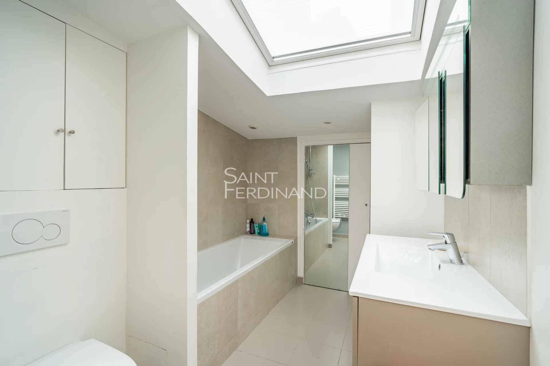 Maison 7 pièces 140 m² · à Paris · 140,1 m² · 2 090 000 €