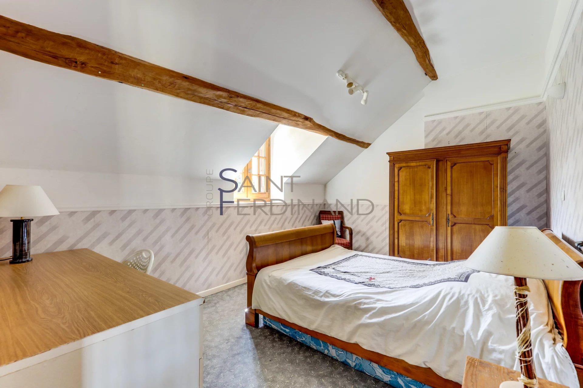 Maison 10 pièces 395 m² · à S Dourdan · 395 m² · 748 000 €