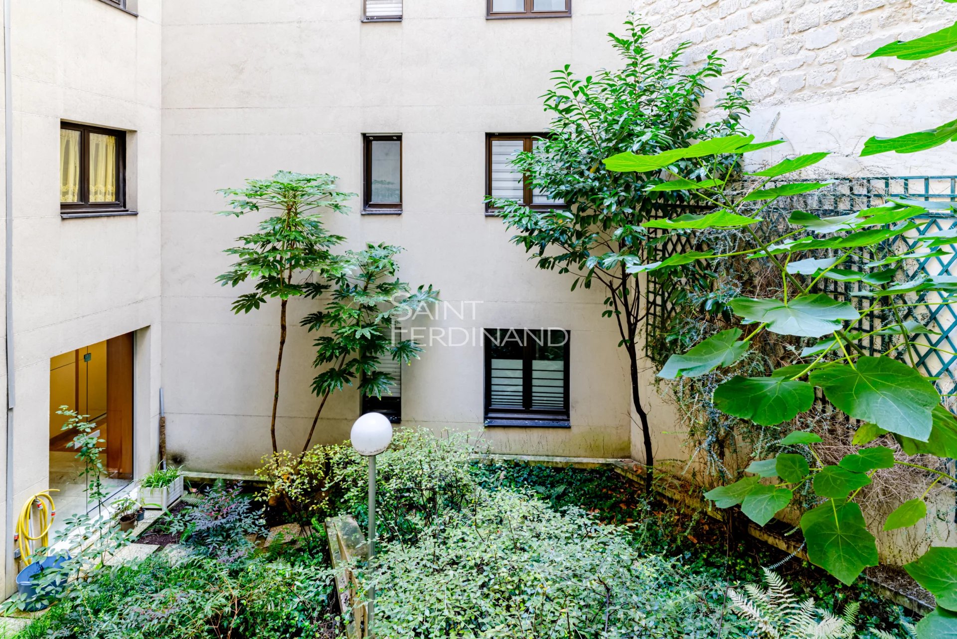 Appartement 5 pièces 95 m² · à Paris · 94,7 m² · 890 000 €